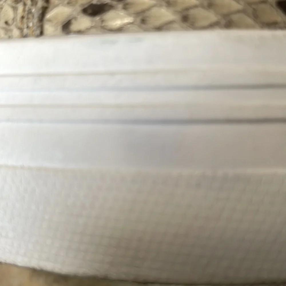 Fashion Nova Oh So Darling Sneakers in Snake Print. Size 6